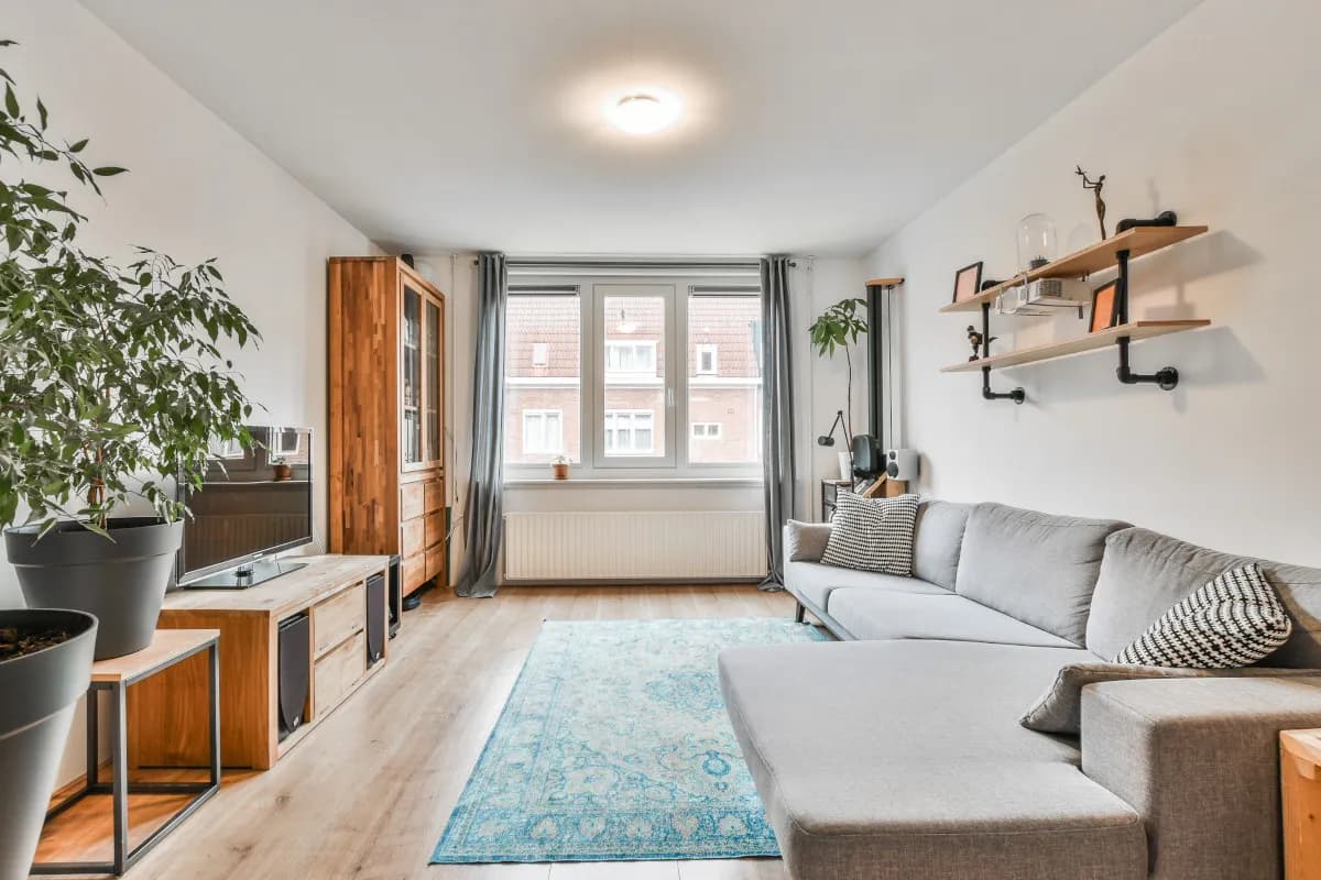 Czy szara kanapa pasuje do brązowych mebli? Odkryj idealne połączenia Czy szara kanapa pasuje do brązowych mebli? Odkryj idealne połączenia