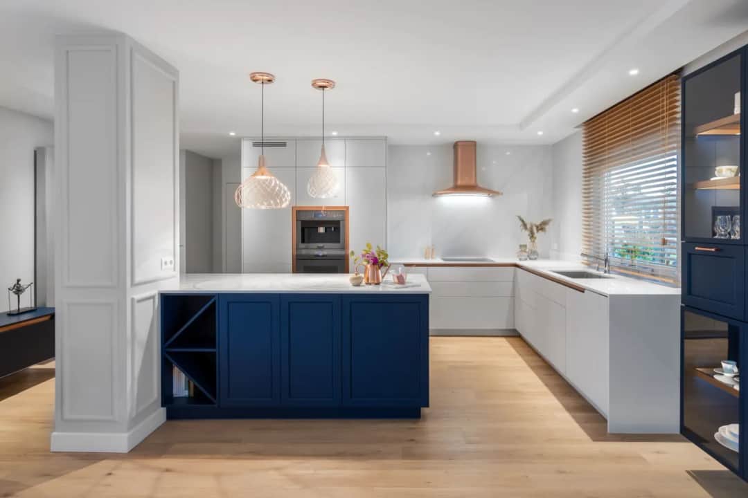 Jakie kolory ścian idealnie pasują do białych mebli w Twoim wnętrzu?