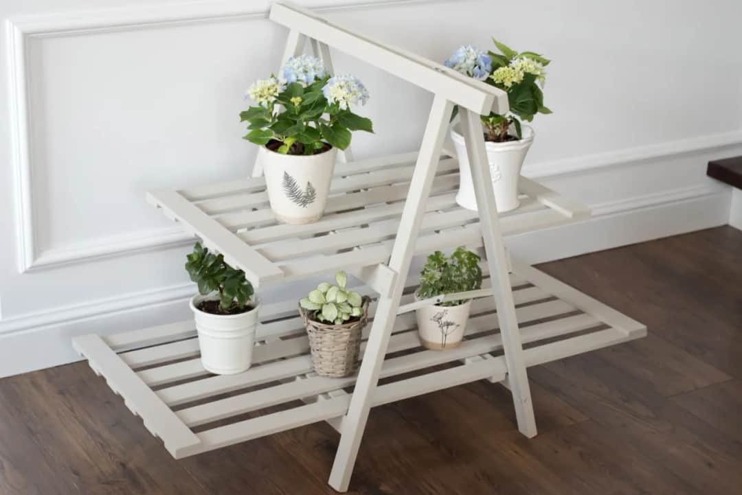 Jak zrobić samemu kwietnik stojący - prosty sposób na unikalną dekorację