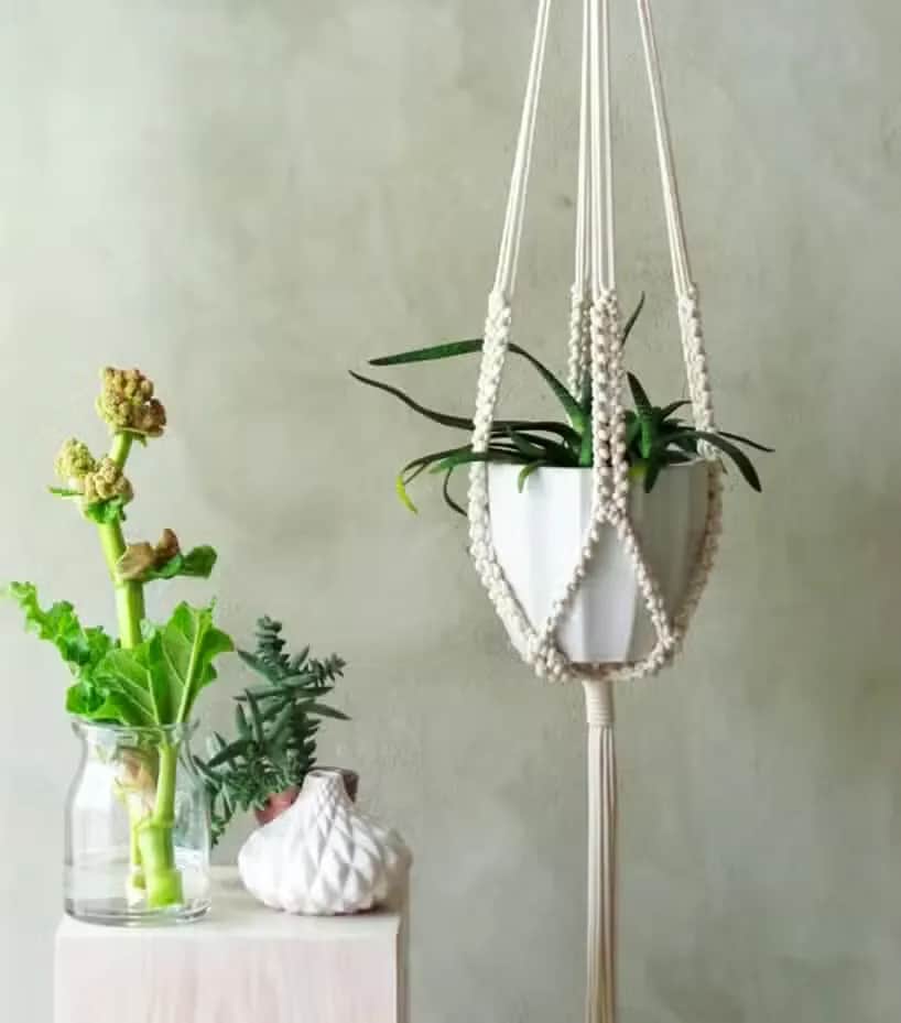 Jak zrobić makramę kwietnik na ścianę - proste kroki i materiały