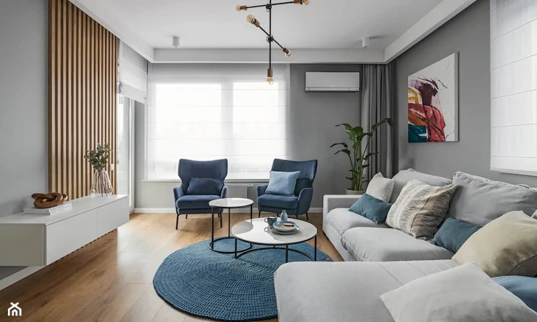 Jak ustawić meble w salonie, by uniknąć chaosu i stworzyć przytulne wnętrze?